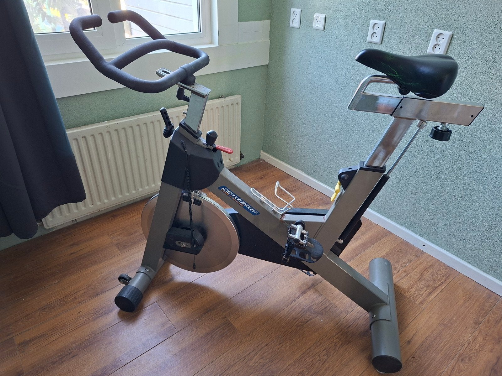 Sporttop Hometrainer - Zadel en stuur verstelbaar, Ophalen of Verzenden, Zo goed als nieuw, Hometrainer