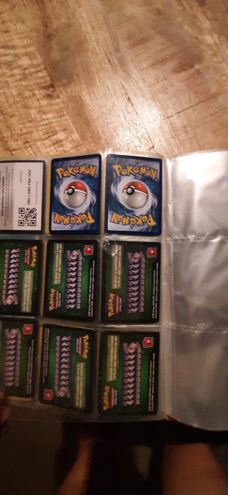 Grote collectie Pokémon kaarten in map, Ophalen, Zo goed als nieuw