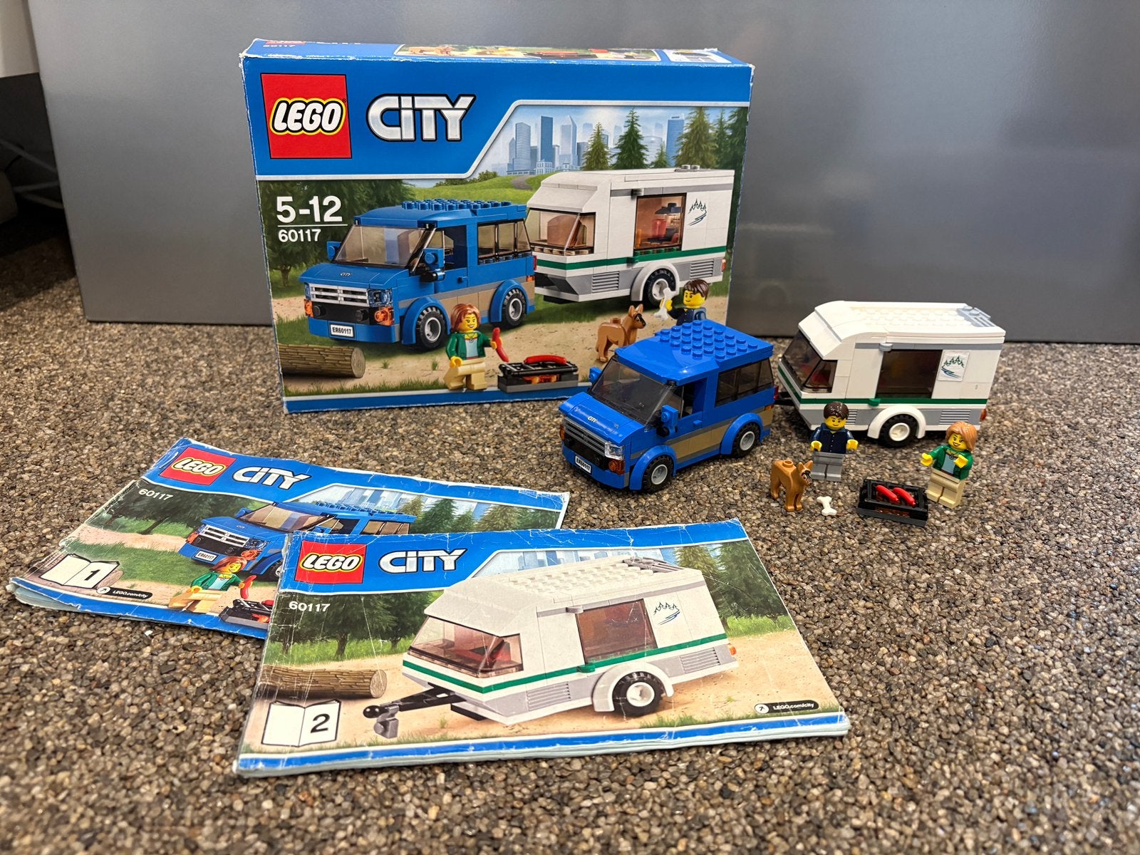 21 60117 Busje en caravan LEGO city compleet met boek + doos, City, Lego, Inclusief accessoires, Ophalen of Verzenden