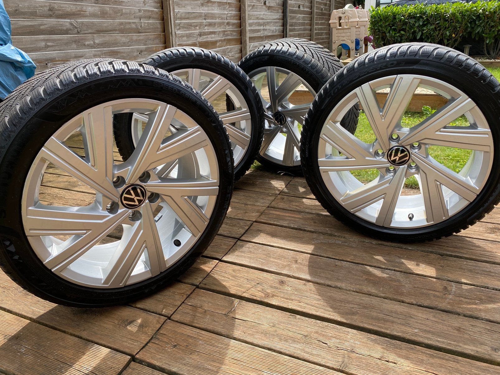Bijna nieuwe origineel Golf 8 velgen goede W.B.5X112 225/40, Auto-onderdelen, Banden en Velgen, Ophalen, 18 inch, Gebruikt, Banden en Velgen