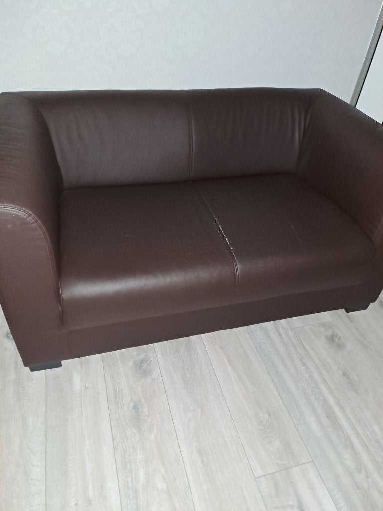 tweezitsbankje 150 cm breed, bruin, gratis, Huis en Inrichting, Ophalen, Gebruikt, Modern, tijdloos, 150 tot 200 cm