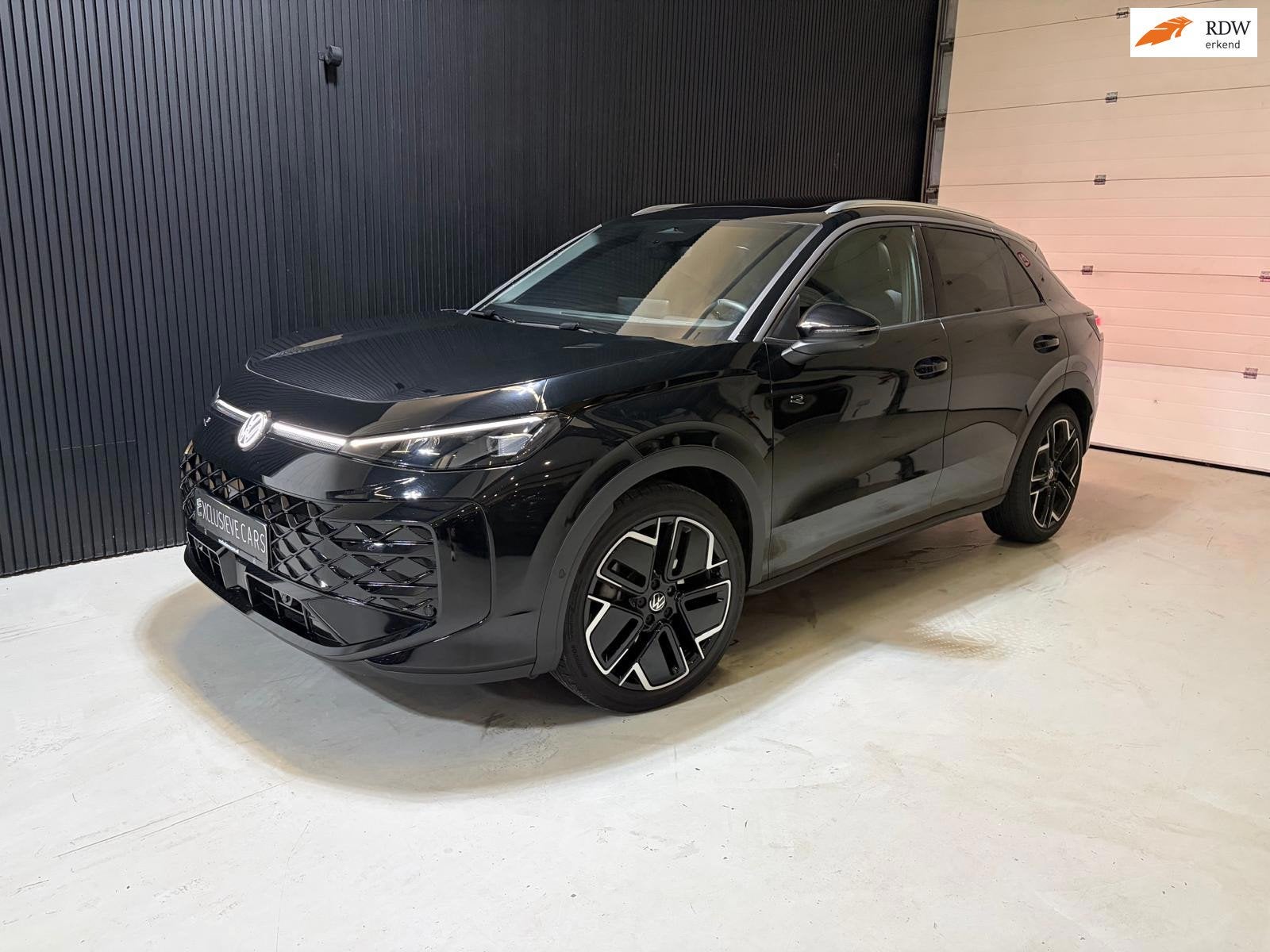 Volkswagen T-Roc 1.5 eTsi R-Line bomvol *Pano*H/K*Head-Up*36, Auto's, Voorwielaandrijving, Stof, 4 cilinders, Zwart