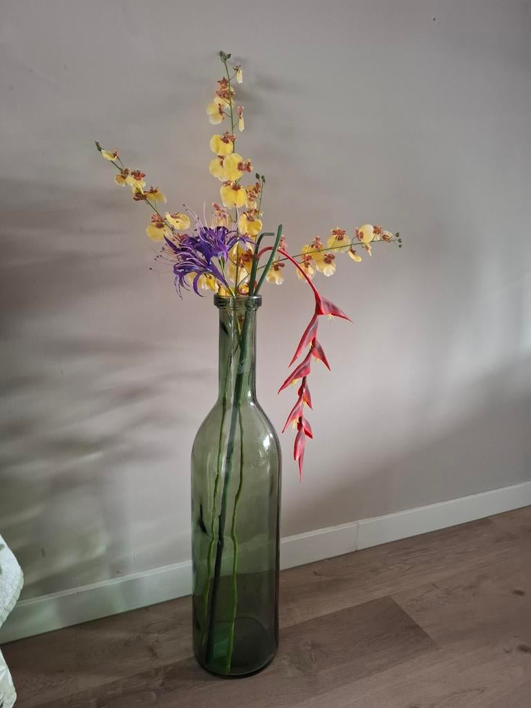 Grote glazen fles vaas met kunstbloemen, Ophalen, Gebruikt, Glas, 75 cm of meer