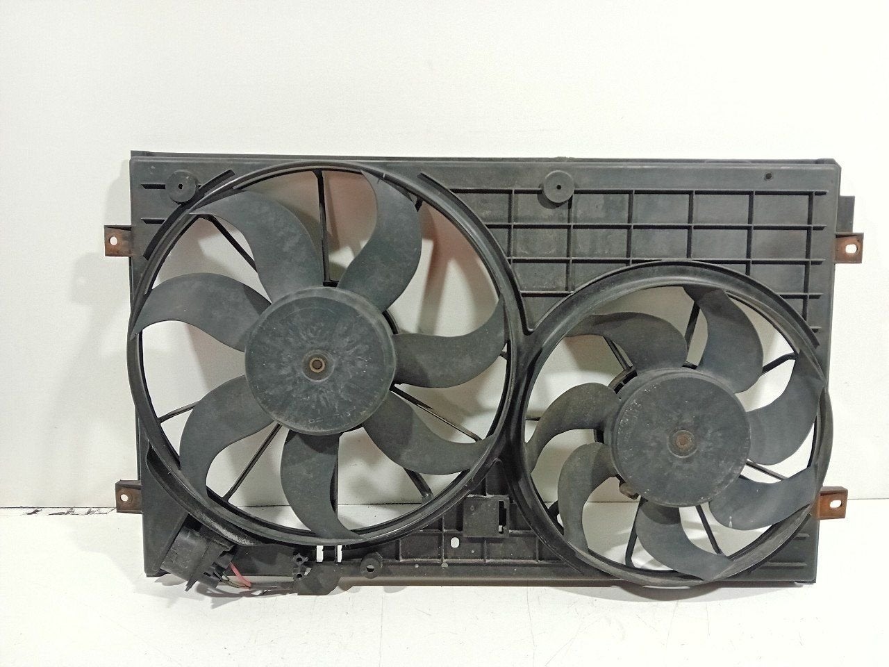 Koelventilatormotor Volkswagen Golf, Onderdelen@venauto.nl, Van der Ven Autorecycling B.V., Gebruikt, Ettenseweg 76, 4706 PB Roosendaal, The Netherlands