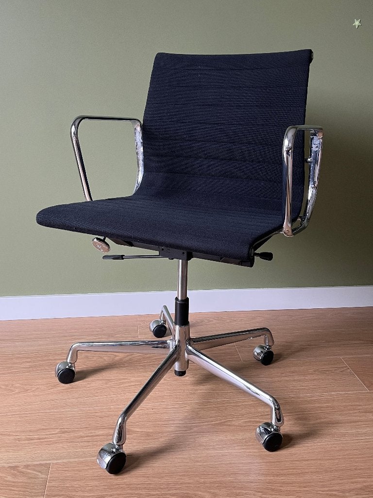 Vitra Eames EA117 Hopsak Zwart, Huis en Inrichting, Bureaustoelen, Ophalen, Gebruikt, Zwart, Bureaustoel