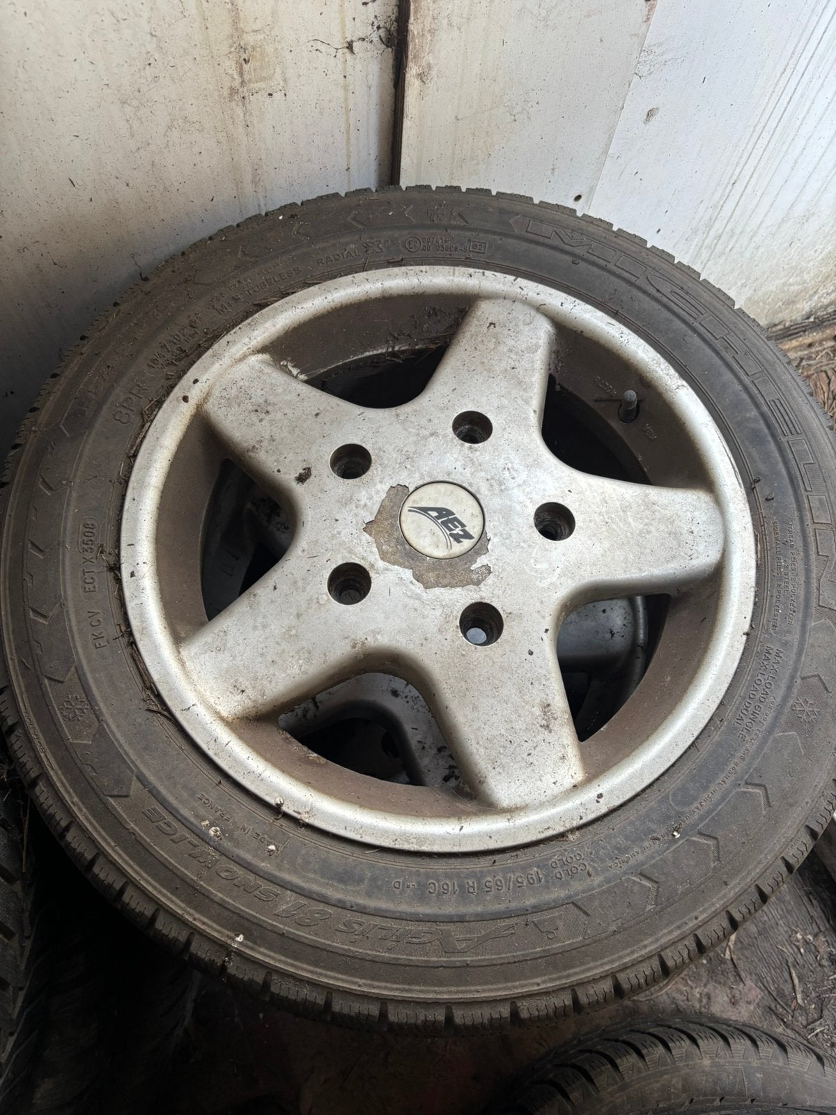 Winterbanden 195/65 16c set van 4, Ophalen, Zo goed als nieuw