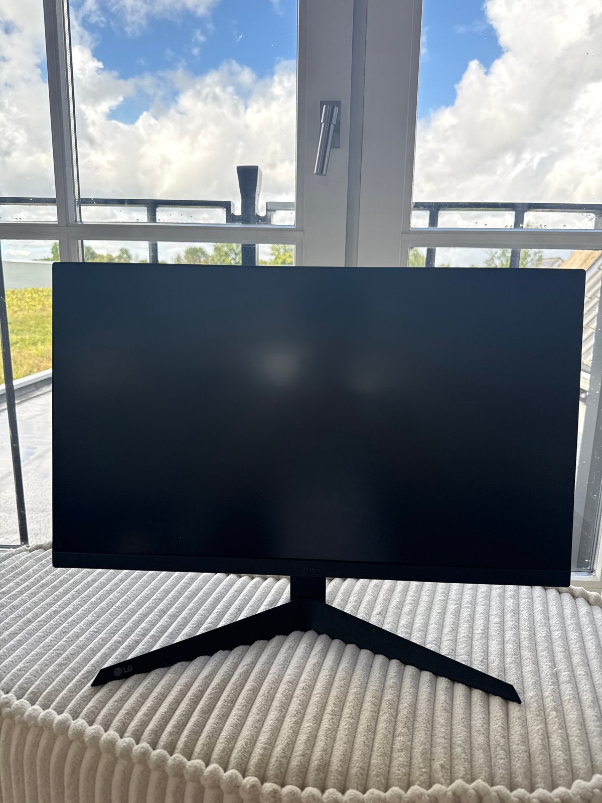 LG 24GQ50F-B Gaming Monitor - Zo goed als nieuw, Gebruikt, Kantelbaar, 101 t/m 150 Hz, VA