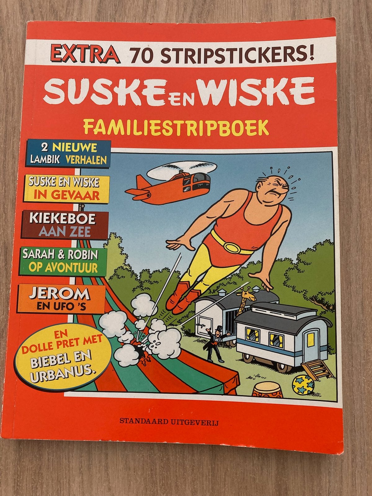 Suske en Wiske familiestripboek + stickers, Boeken, Stripboeken, Eén stripboek, Ophalen of Verzenden, Zo goed als nieuw