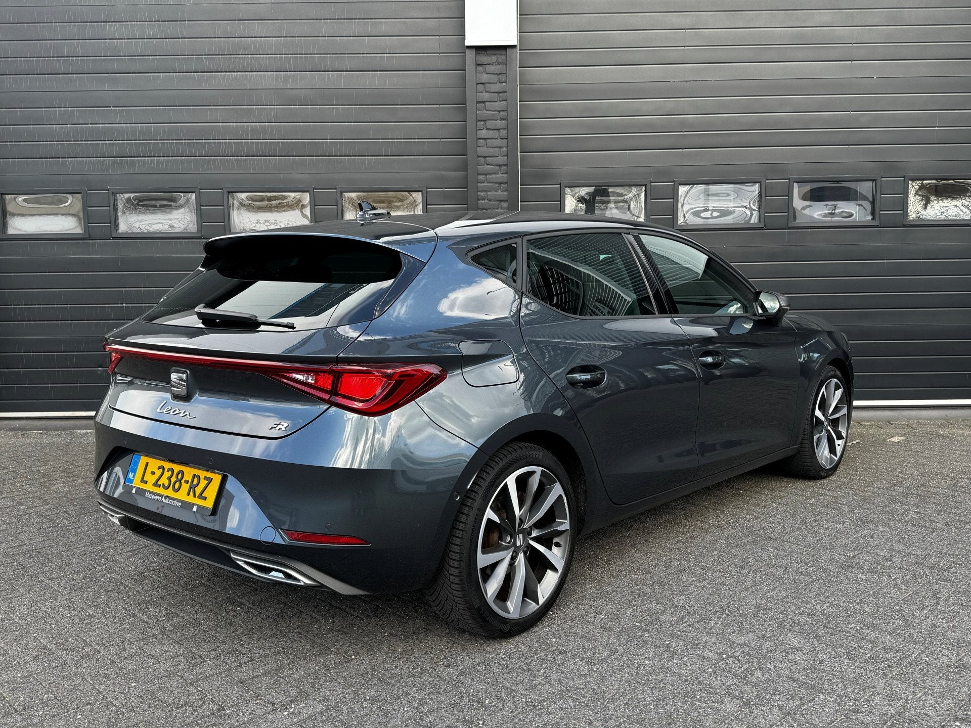 SEAT Leon 1.5 eTSI 150PK Automaat FR Launch Edition | Cruise, 4 cilinders, 150 pk, Leder en Stof, Bedrijf