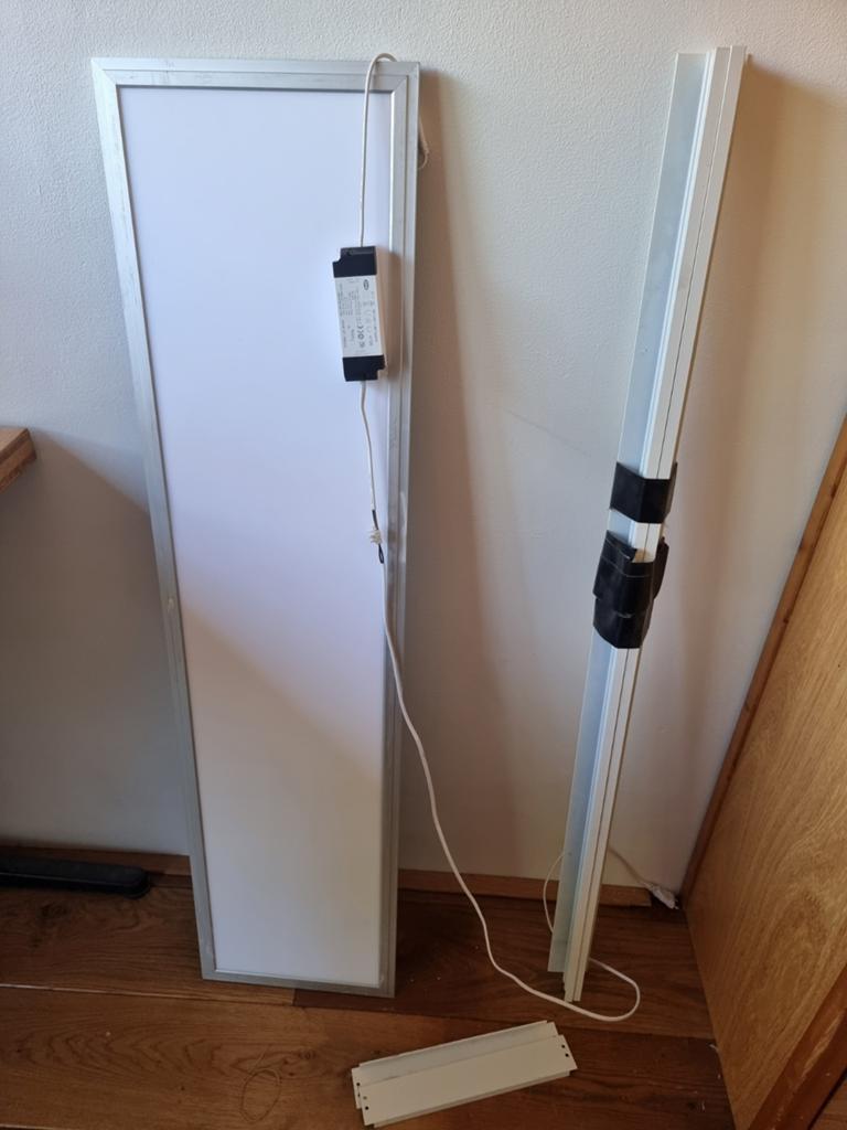 LED paneel 30x120 40W 4000K inc assecoires, Ophalen, Zo goed als nieuw