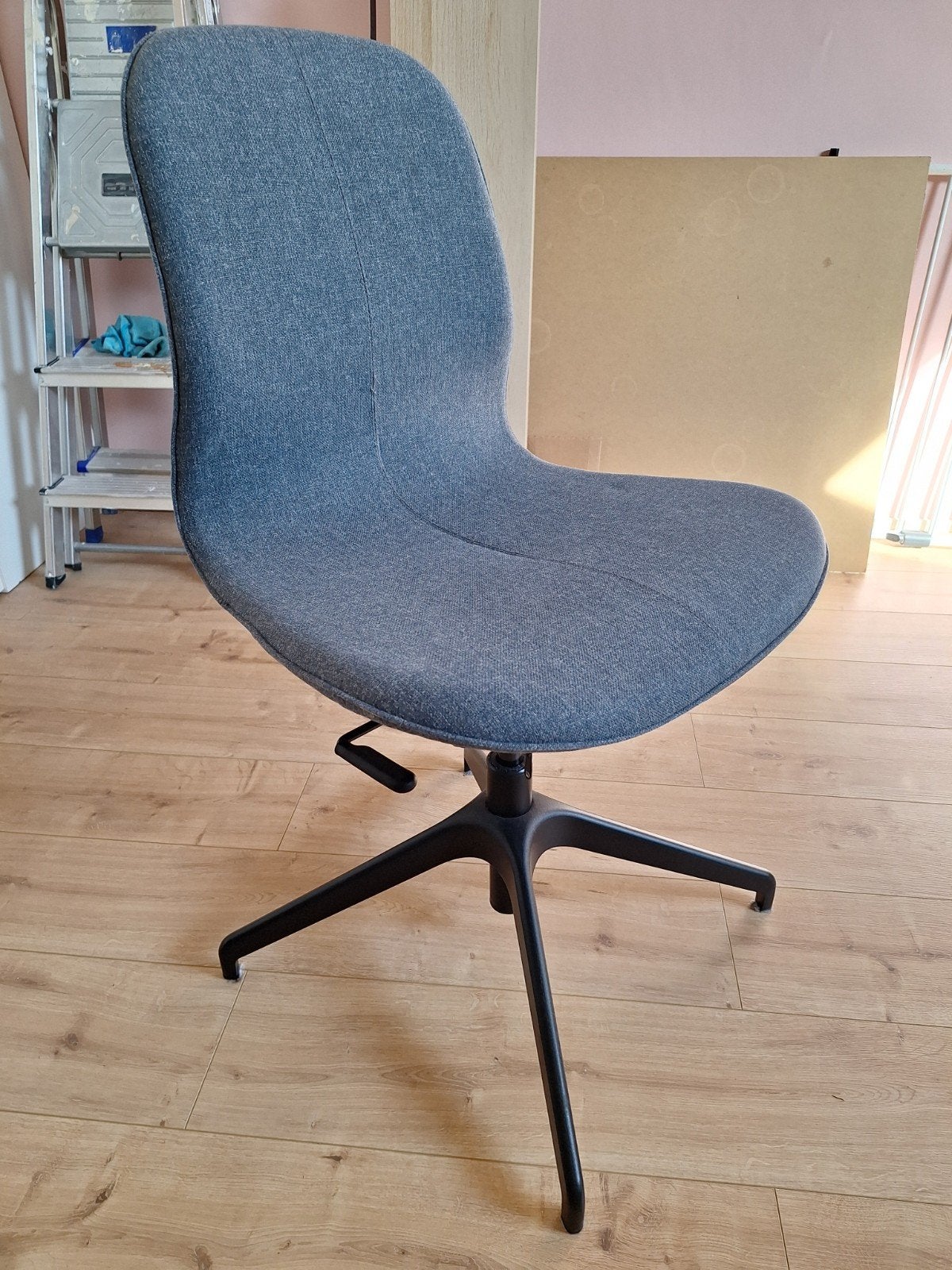 Ikea Langfjall bureaustoel - blauw - zo goed als nieuw, Huis en Inrichting, Ophalen, Zo goed als nieuw, Blauw, Bureaustoel
