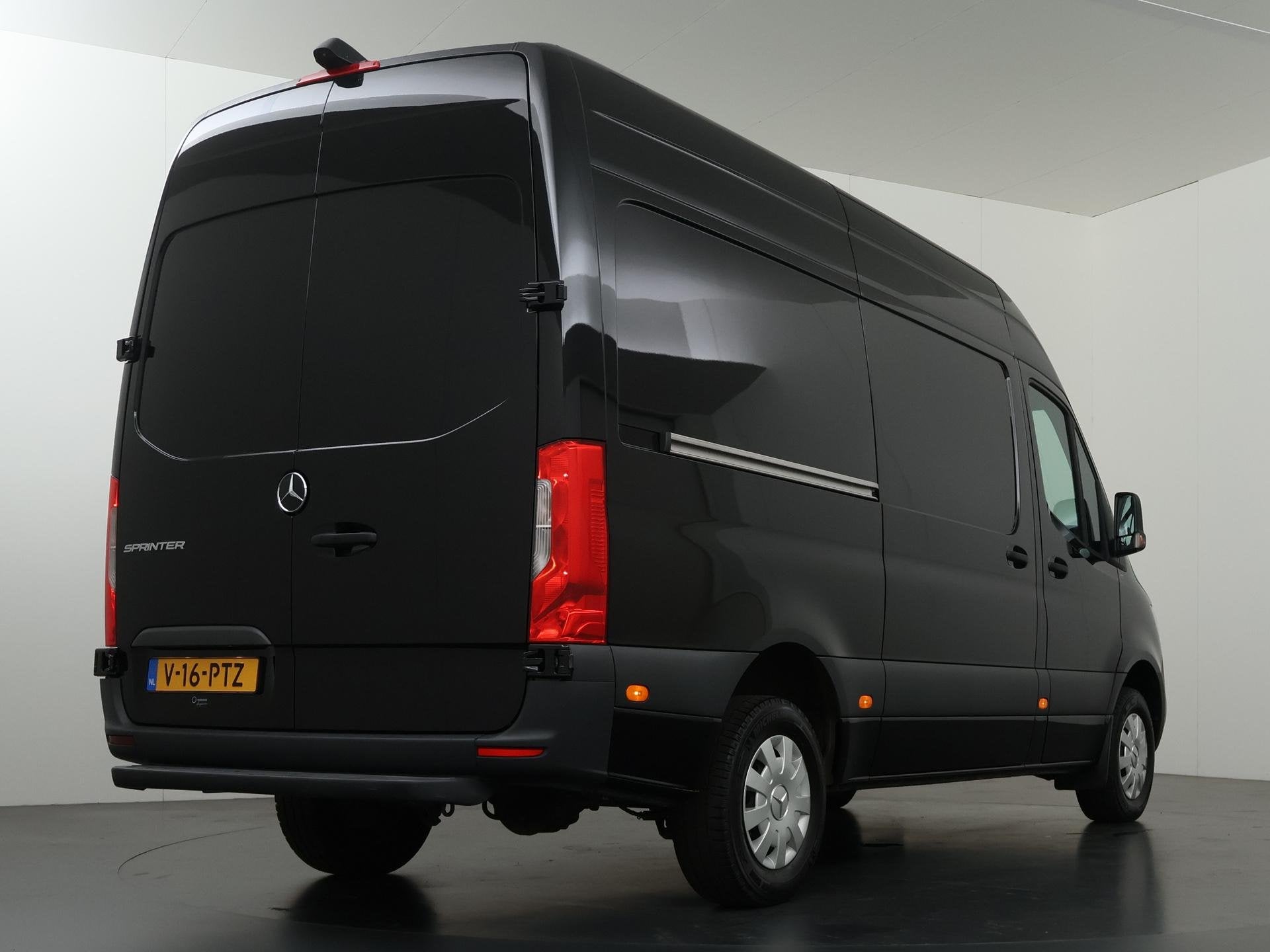 Mercedes-Benz Sprinter 317 CDI | L2 H2 | NAVIGATIE | PARKEER, Gebruikt, Euro 6, 4 cilinders, 2000 kg