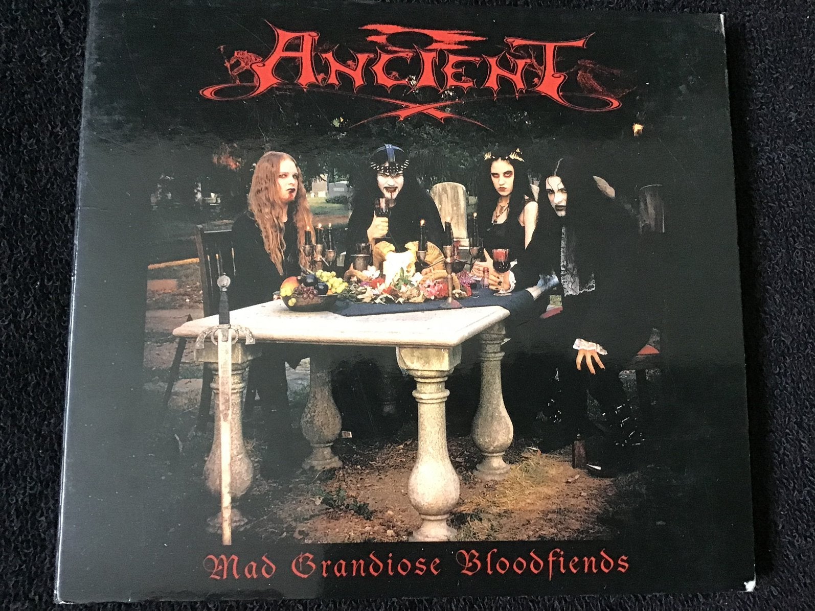 Ancient, Mad Grandiose Bloodfriends cd digi, Cd's en Dvd's, Cd's | Hardrock en Metal, Ophalen of Verzenden, Zo goed als nieuw
