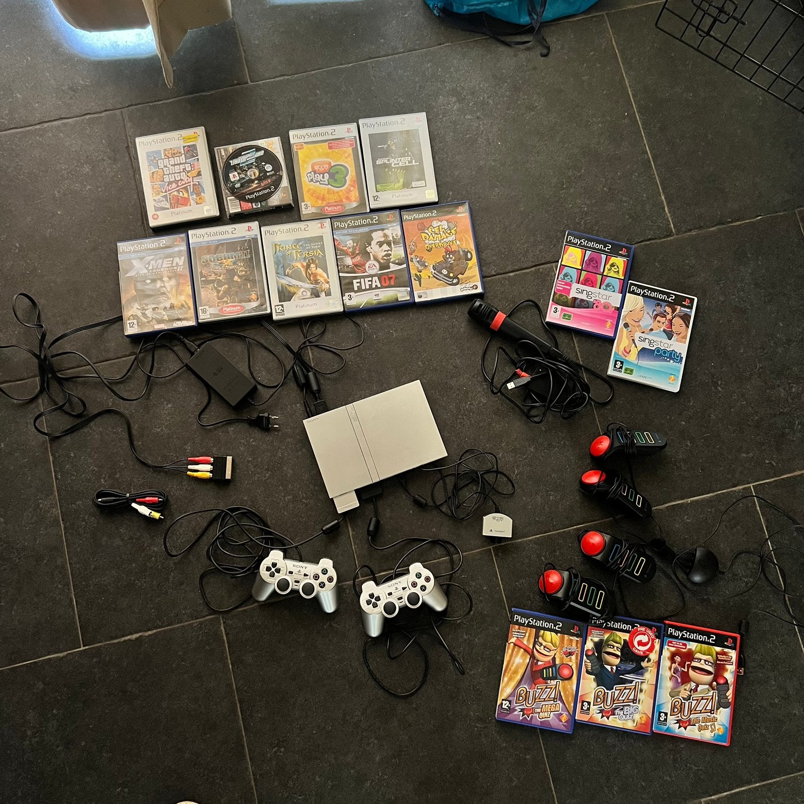 PlayStation 2 Slim Compleet, Gebruikt, Met games, Met 2 controllers, Ophalen of Verzenden