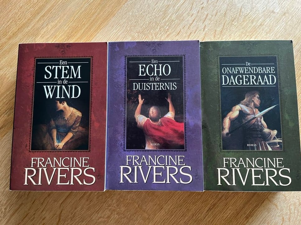3 delige serie van Francine Rivers, Ophalen of Verzenden, Zo goed als nieuw