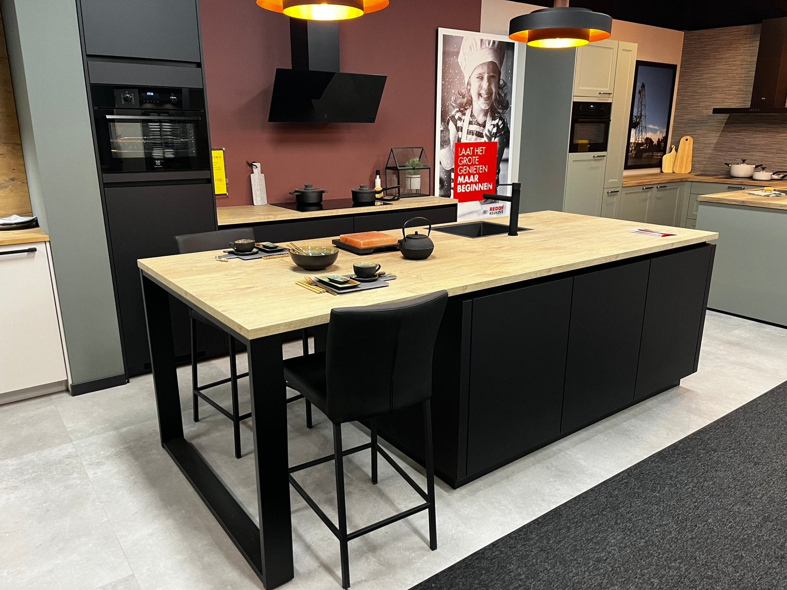EILAND KEUKEN, Ophalen, Zo goed als nieuw