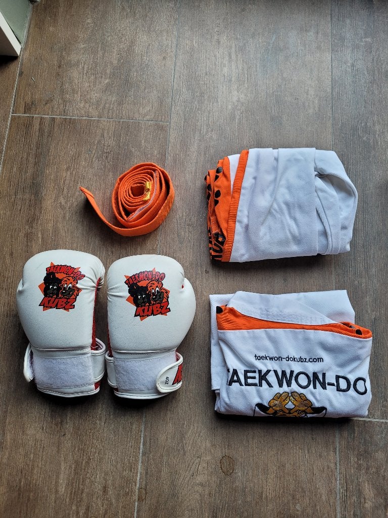 TKD Kubz beginnersset, Gebruikt, Taekwondo, Maat XS of kleiner, Vechtsportpak