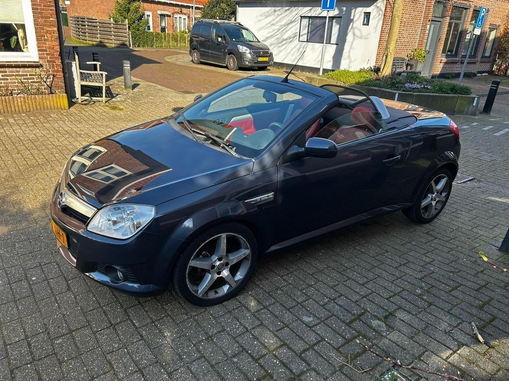 Uniek 24.400km Opel Tigra Twin Top Cabrio (vaste prijs), Auto's, Opel, Voorwielaandrijving, 4 cilinders, Cabriolet, 49 €/maand