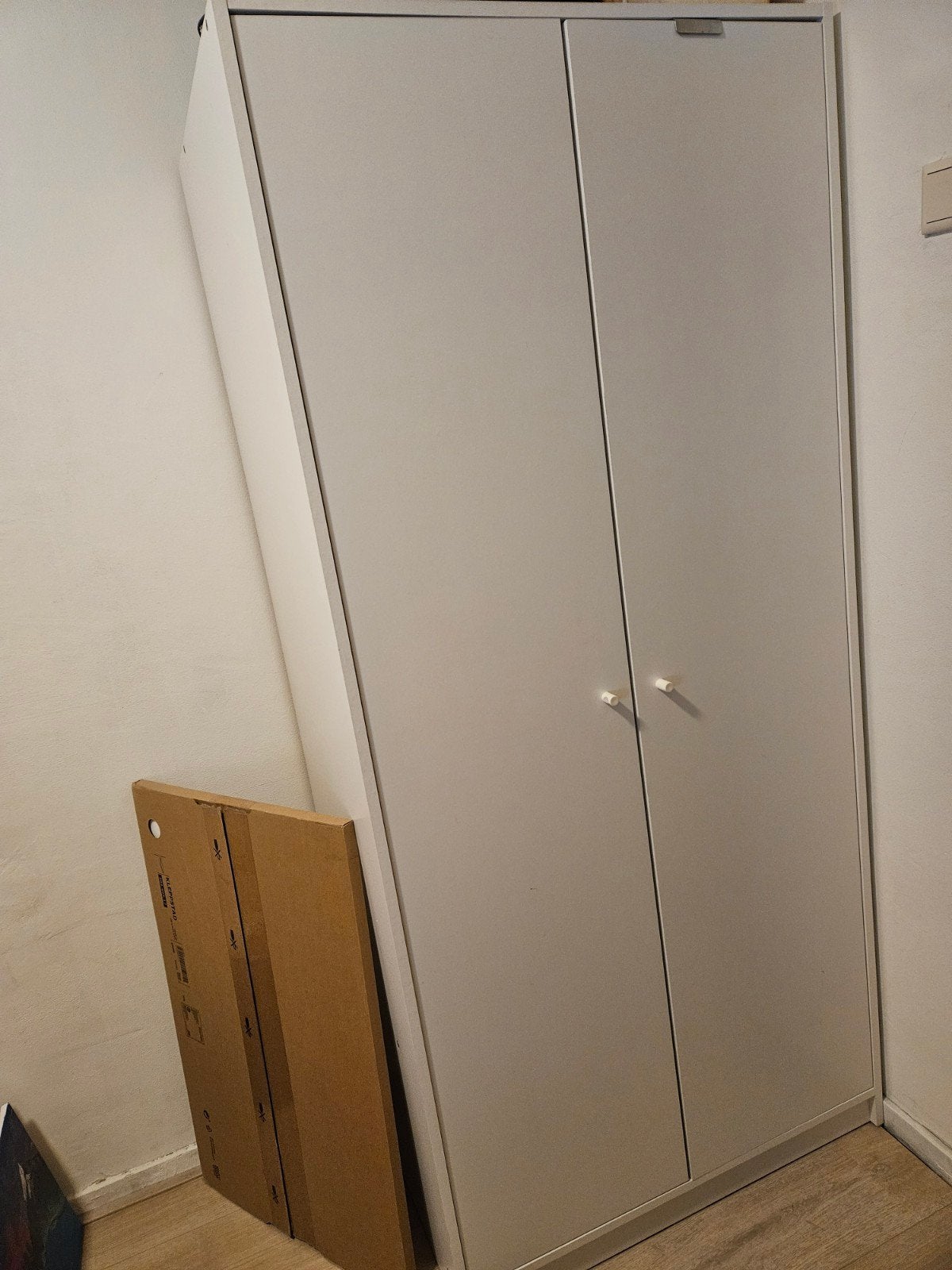 IKEA Kleppstad kledingkast wit 79x55x176 met extra plank, Ophalen, Met deur(en), 50 tot 100 cm, Zo goed als nieuw