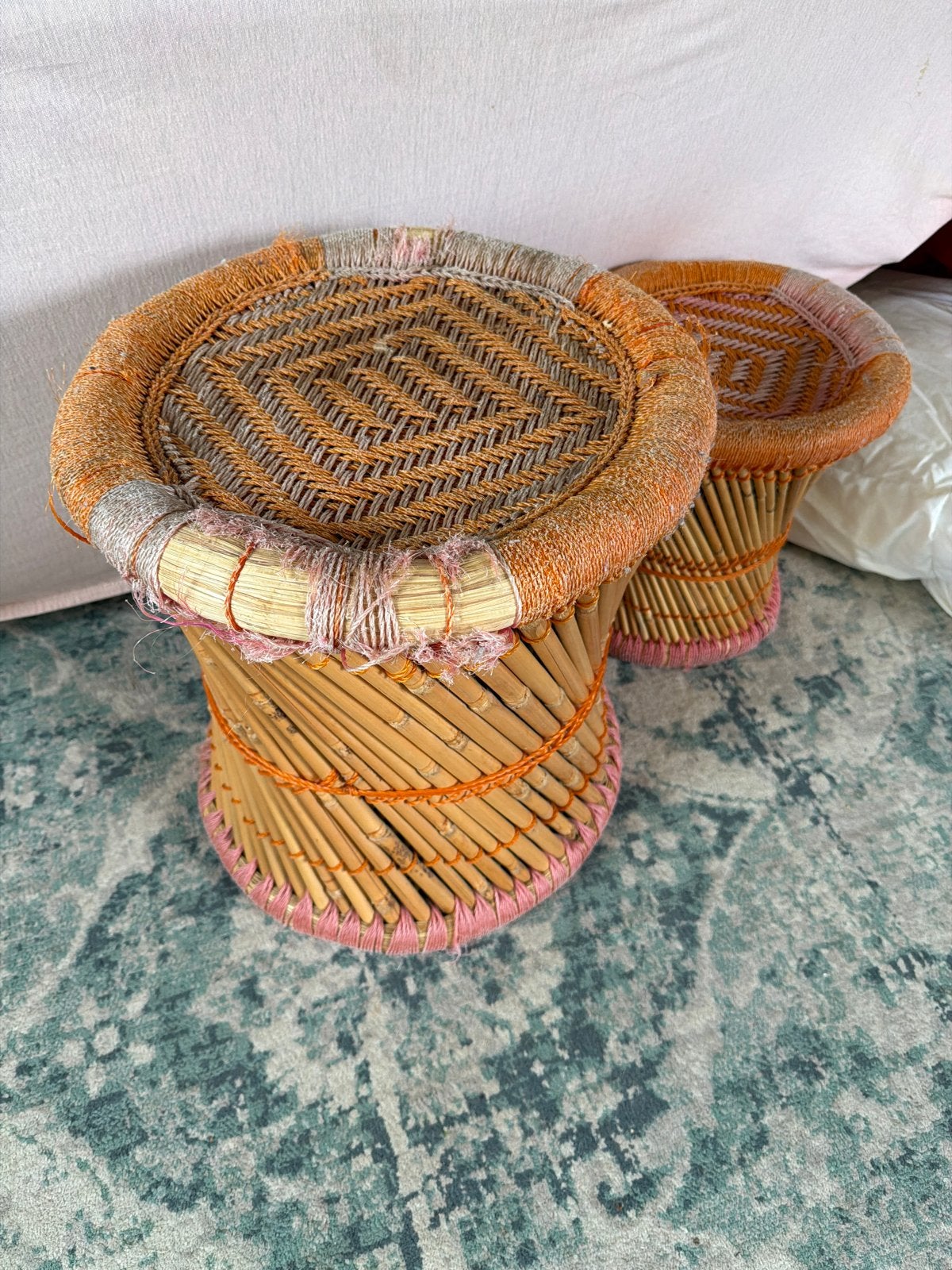 Set van 2 rieten bijzettafeltjes - Gratis afhalen!, Ophalen, Minder dan 55 cm, Gebruikt, Rond