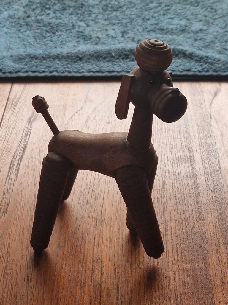 Vintage mid century houten Poedel hondje volledig poseerbaar, Overige onderwerpen, Houtsnijwerk, Minder dan 20 cm, Ophalen of Verzenden