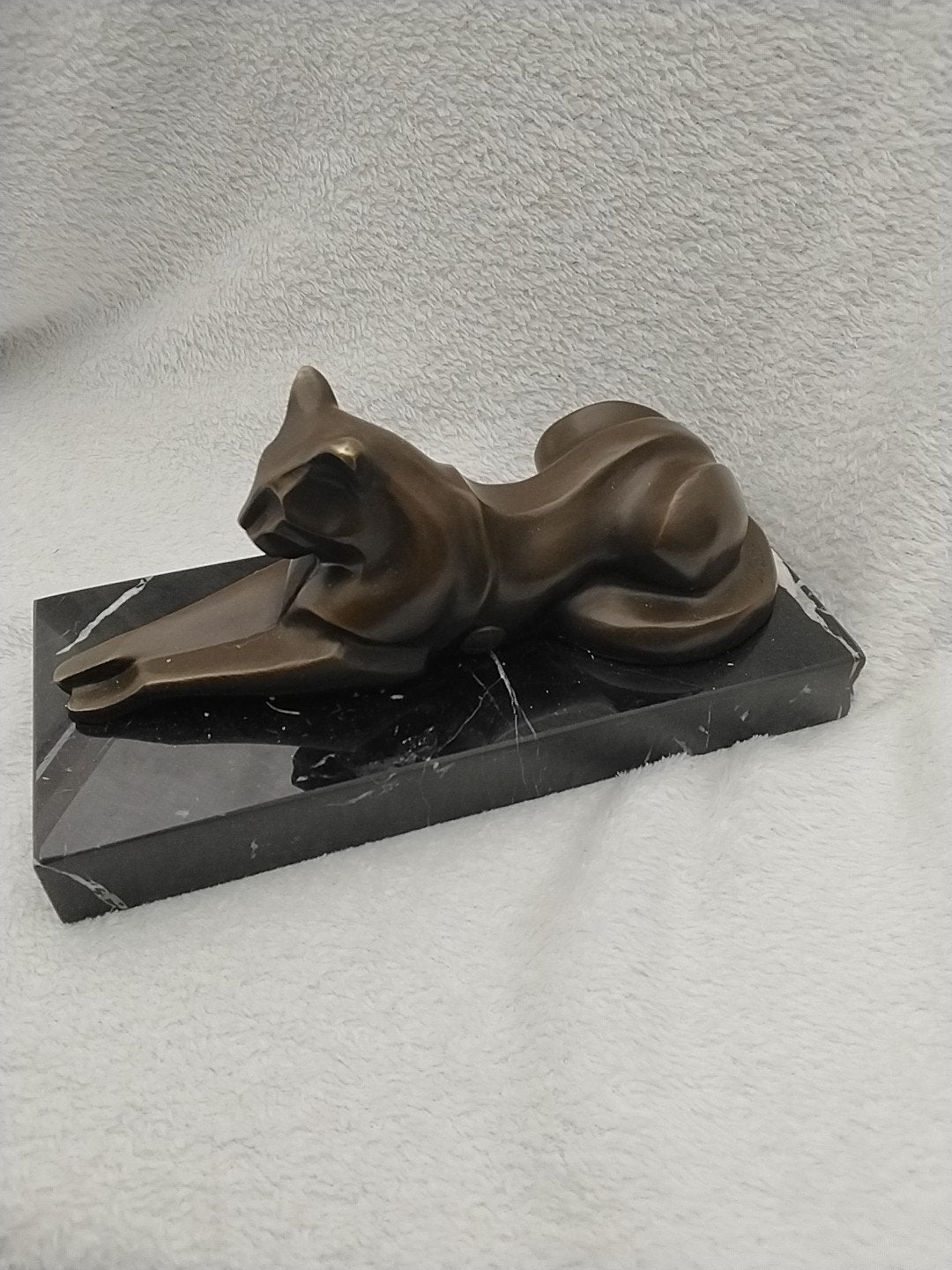 Art Deco Kat op Marmeren Sokkel - De Coux, Minder dan 20 cm, Art deco, Ophalen of Verzenden, Beeld