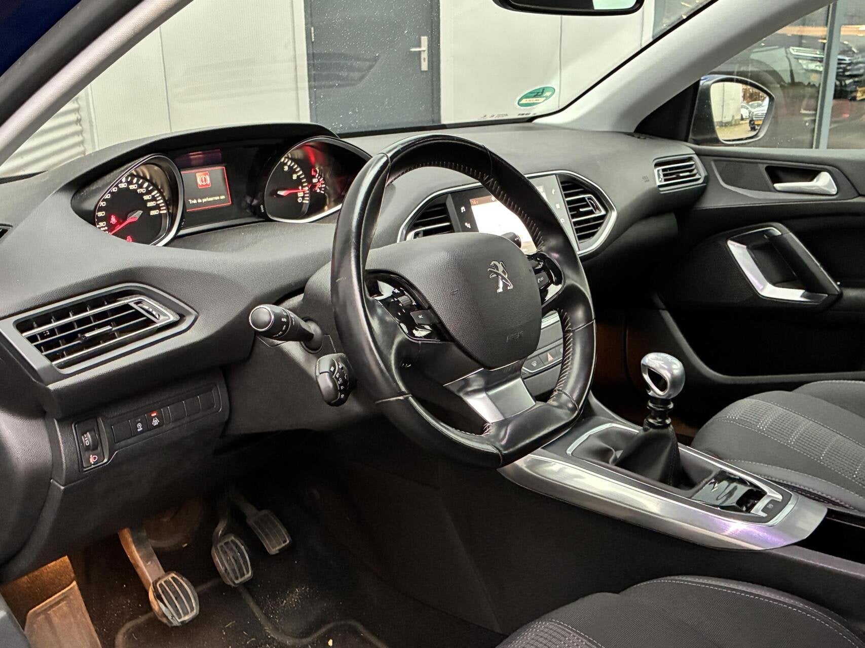 Peugeot 308 SW 1.2 PureTech Carplay Led Cruise NL Auto Pdc 1, Auto's, Voorwielaandrijving, Stof, Gebruikt, 1199 cc
