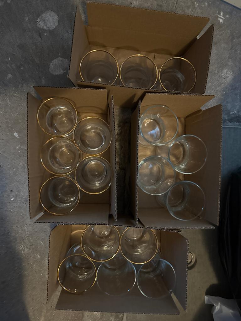 17 Turkse glazen, deels met gouden rand, Glas of Glazen, Gebruikt, Ophalen of Verzenden, Glas