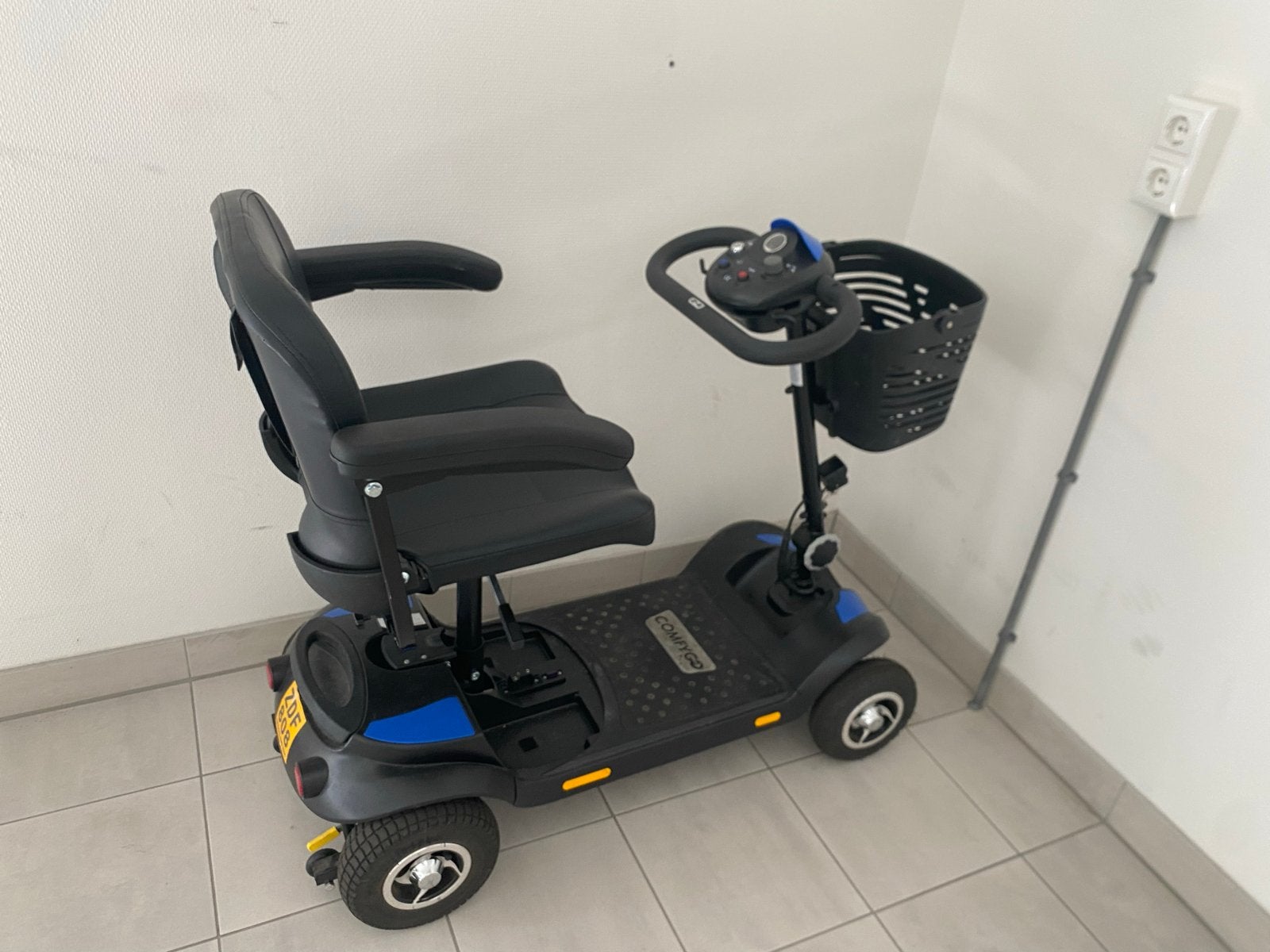 Scootmobiel klein model (inklapbaar), Ophalen of Verzenden, Zo goed als nieuw