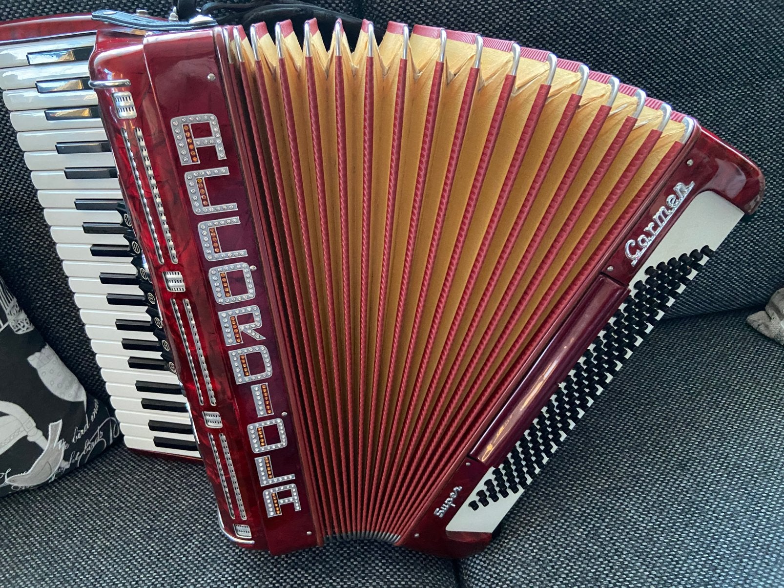 Accordiola Super Carmen 4 korig, Met koffer, 120-bas, Toetsaccordeon, Ophalen of Verzenden