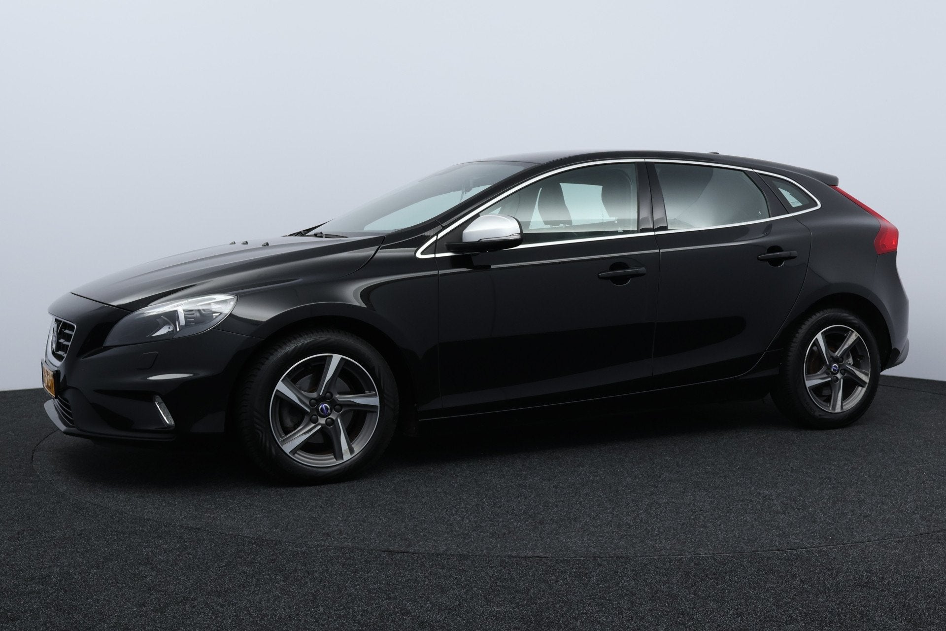 Volvo V40 2.0 D2 R-Design/ D-Riem verv: 150.000 KM!/ Trekhaa, Auto's, Voorwielaandrijving, Gebruikt, 4 cilinders, 1969 cc