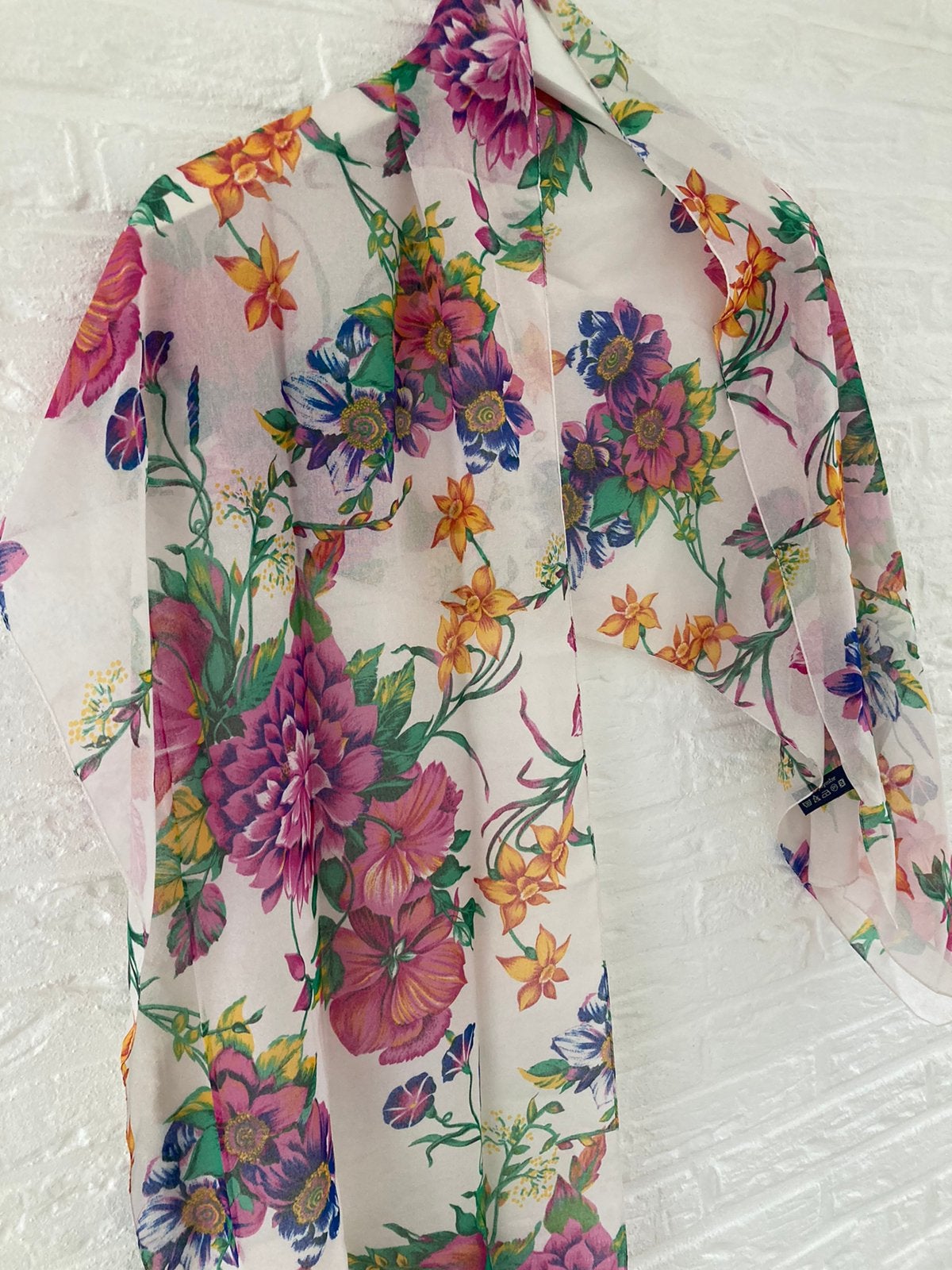 Kleurijke sjaal met Bloemen Print, Maat 38/40 (M), Ophalen of Verzenden, Zo goed als nieuw, Sjaal