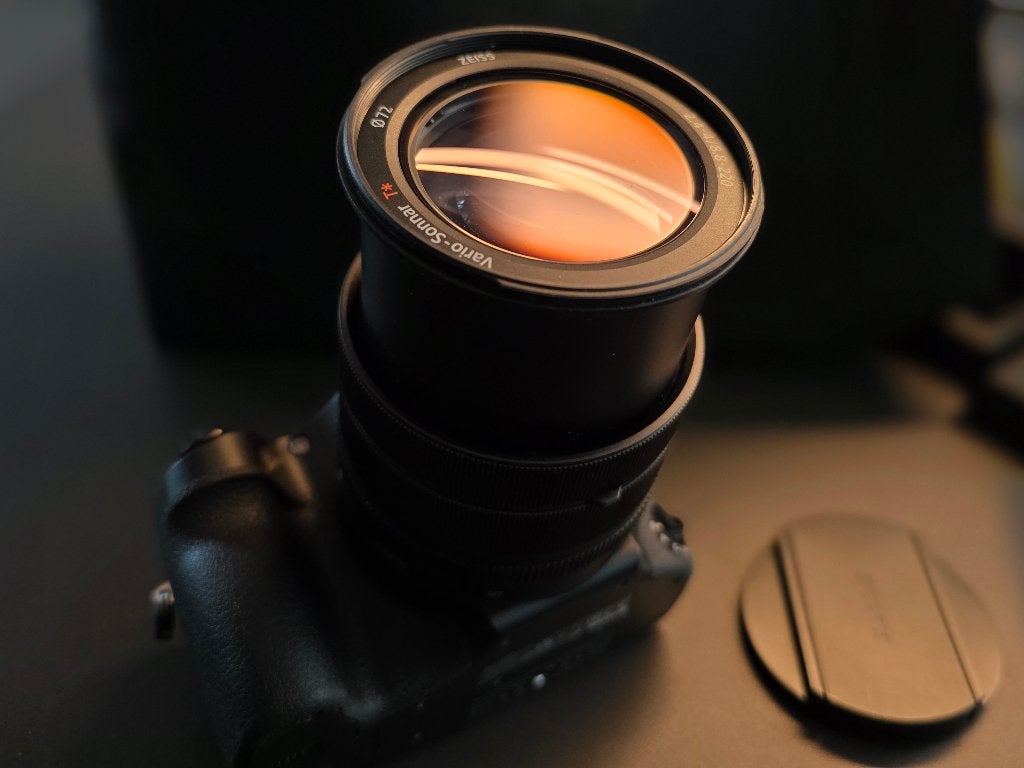 Zo goed als nieuw Sony DSC-RX10 IV 25 x zoom 4 X batterij, Ophalen, Lensdop, Ingebouwde flitser, Zo goed als nieuw