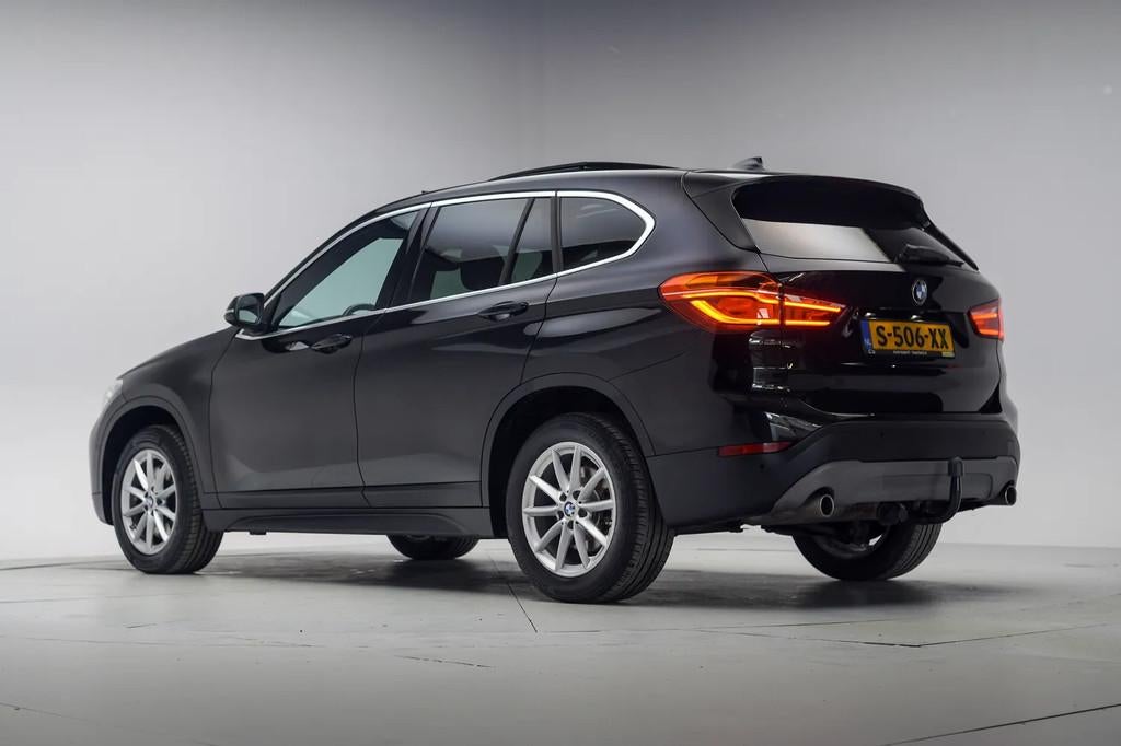 BMW X1 sDrive20i Executive Aut. [ Panorama Head-up LED Navi, Auto's, 1998 cc, Zwart, Bedrijf, SUV of Terreinwagen