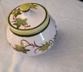Decoratieve pot met klimopmotief, Antiek en Kunst, Ophalen of Verzenden