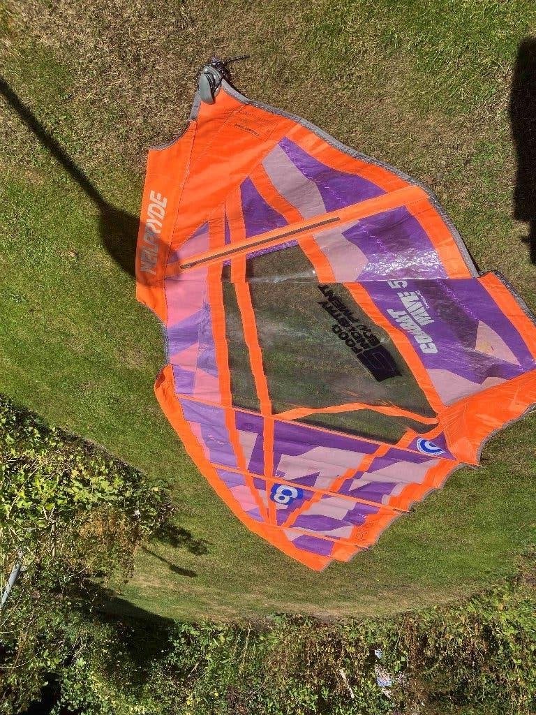 Neilpryde Combat Wave 5.0 m² windsurfzeil, Ophalen, 5 tot 6.5 m², Neilpryde, Zeil