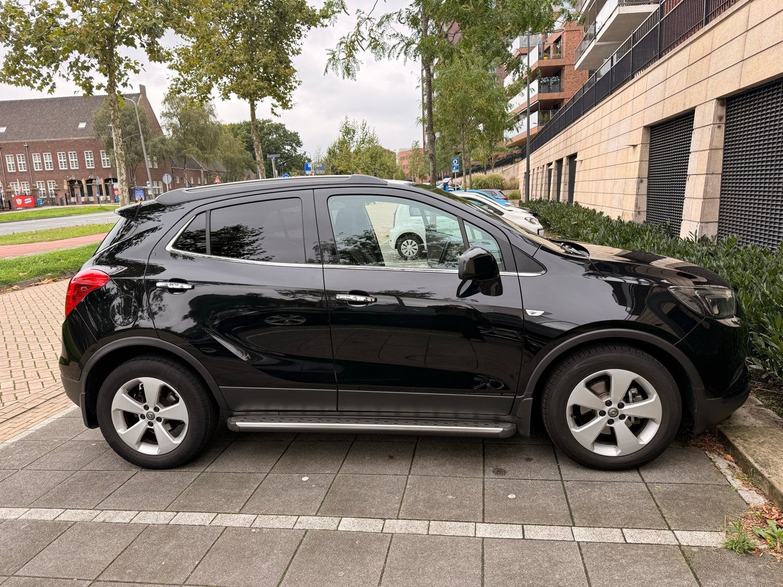 Opel MokkaX 1.4 Turbo 140pk 2017 Zwart | dealer onderhouden, Voorwielaandrijving, Zwart, Origineel Nederlands, 1200 kg
