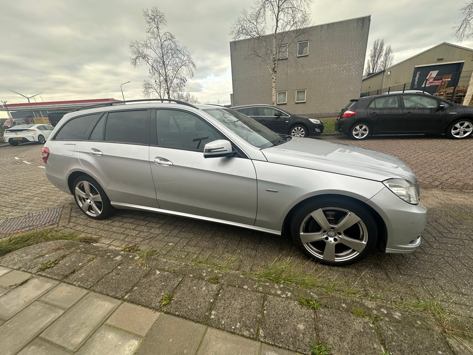 MOTOR DEFECT! Mercedes-Benz E-Klasse 2.2 CDI E200 uit 2011, Automaat, Origineel Nederlands, Diesel, Zilver of Grijs