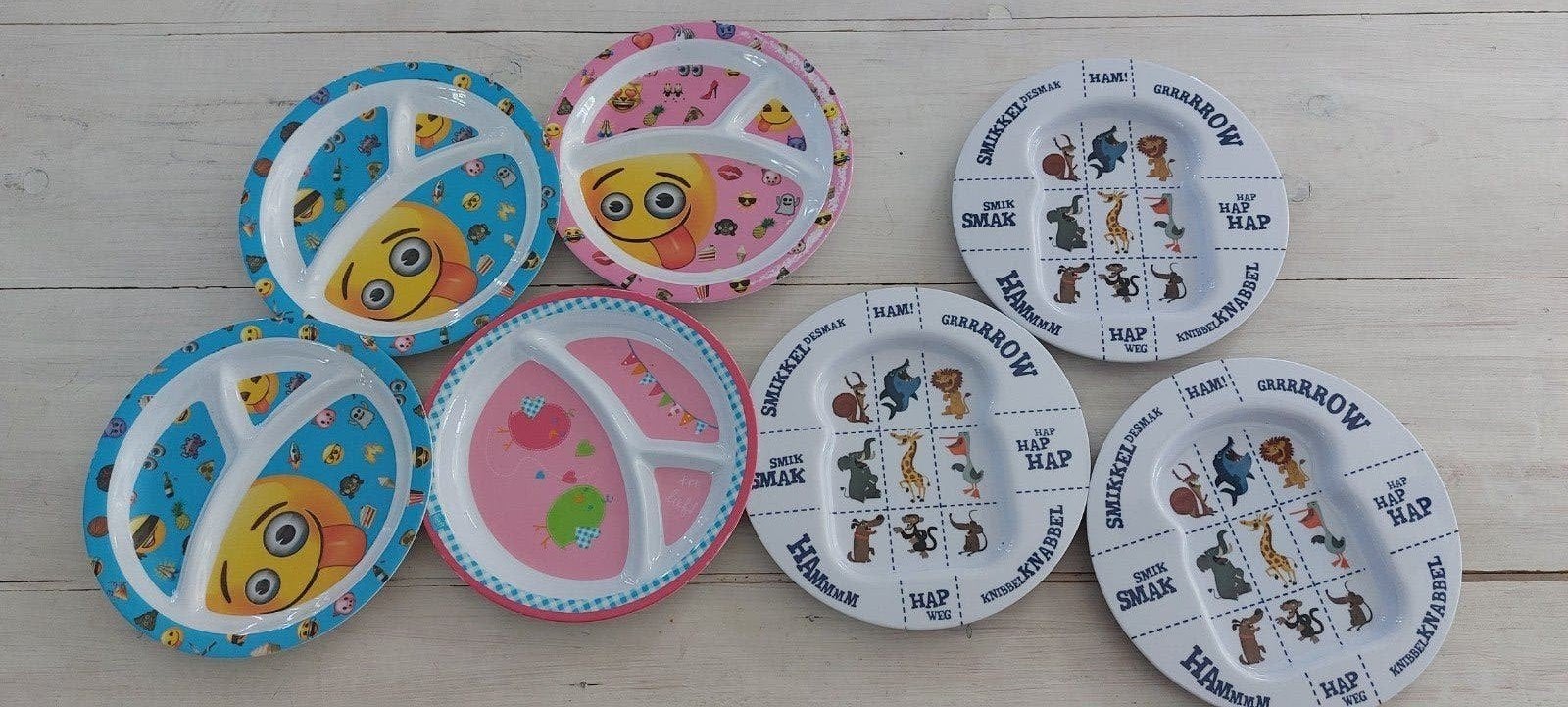 7x plastic bord wie wordt er nog blij van, Ophalen of Verzenden