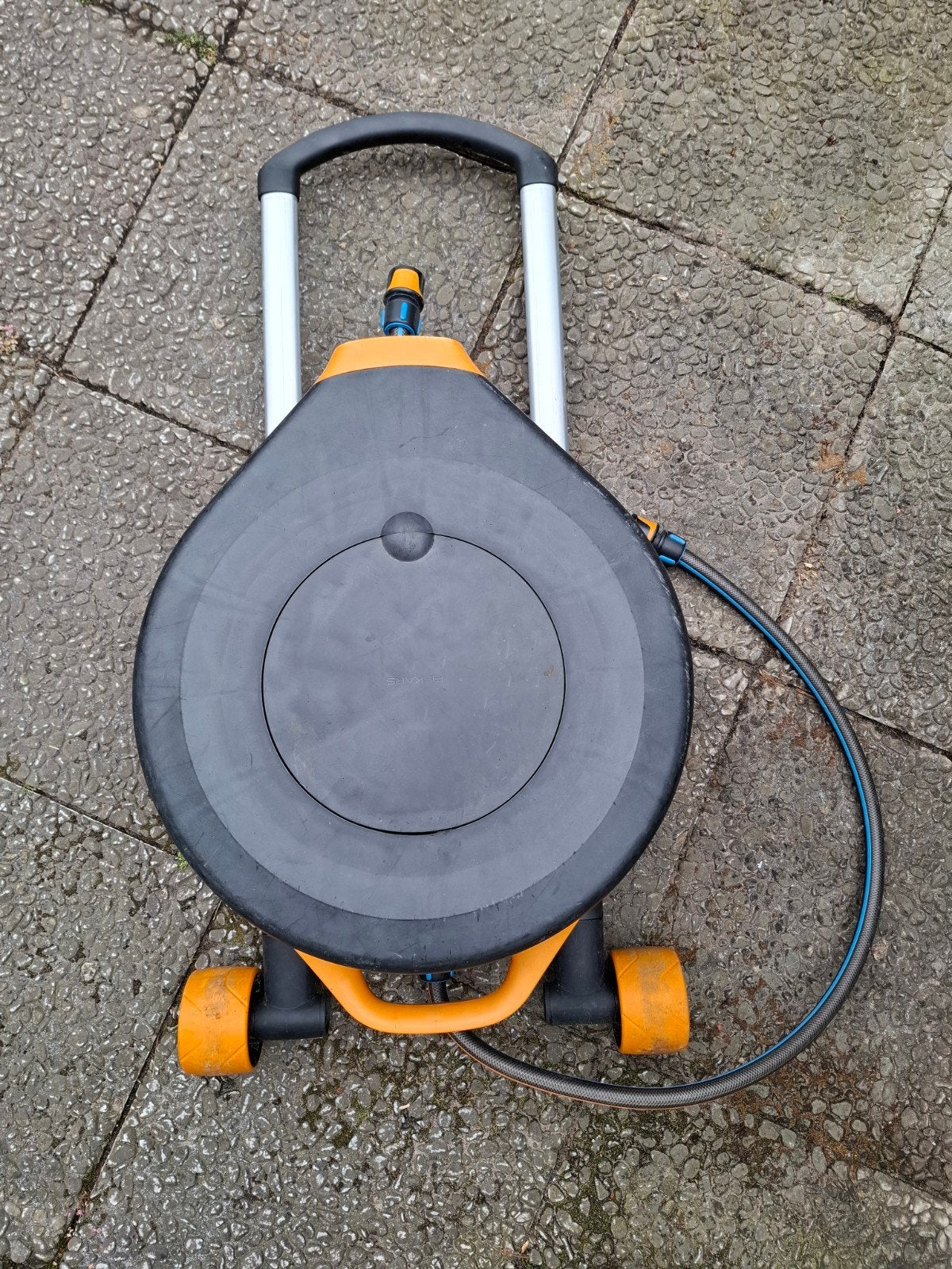 Fiskars Waterwheel Automatische Tuinslanghaspel met Handvat, Ophalen, Zo goed als nieuw, Tuinslang