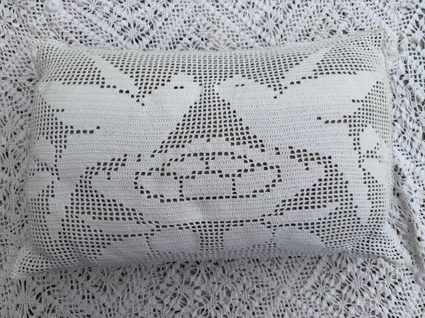 Kussen met romantisch duiven koppel - handwerk, Ophalen of Verzenden, Eenpersoons, Kussen