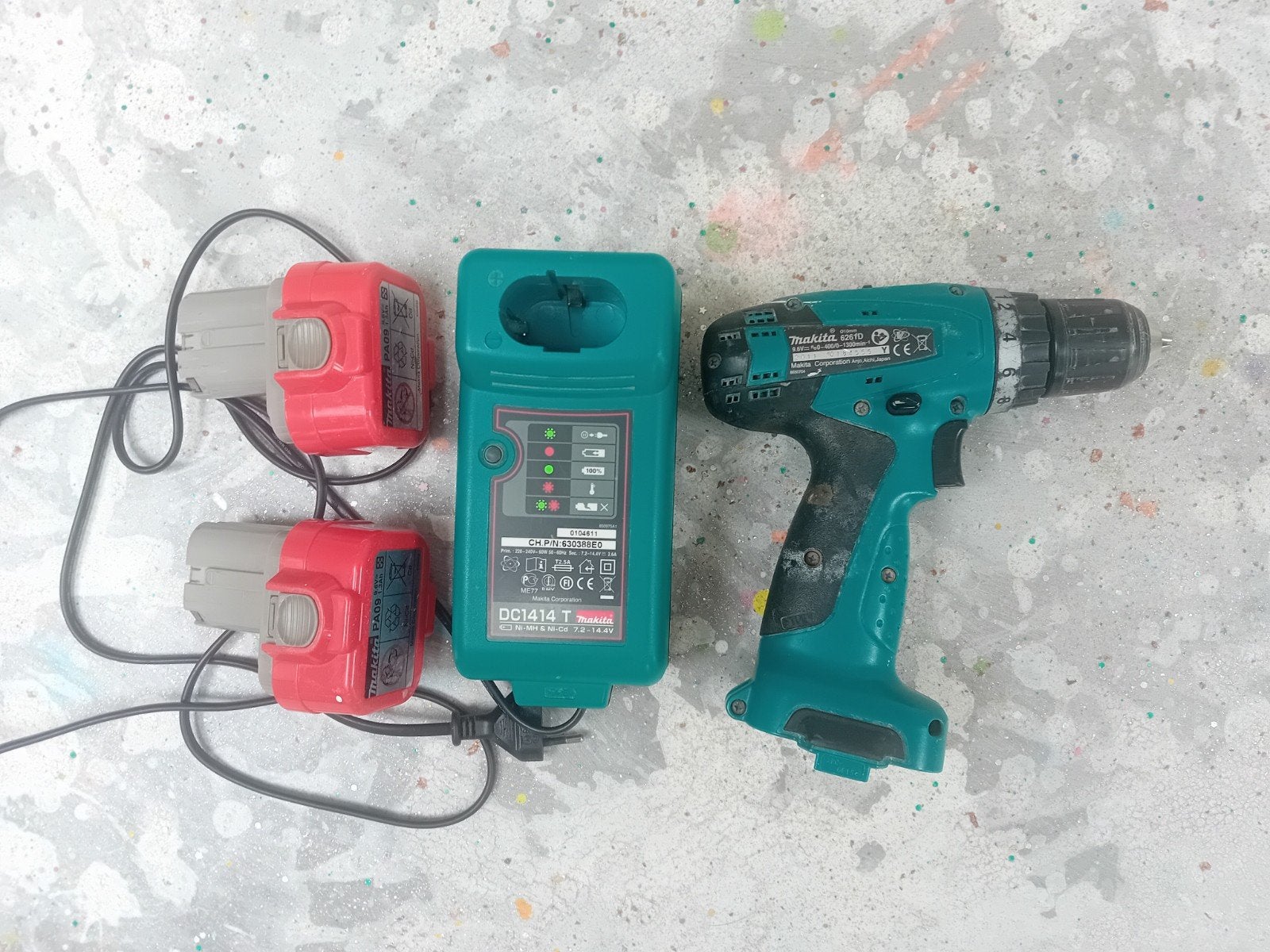Makita 6261D 9,6V accuboormachine + 2 accu's + lader, Doe-het-zelf en Verbouw, Gebruikt, Variabele snelheid, Ophalen of Verzenden