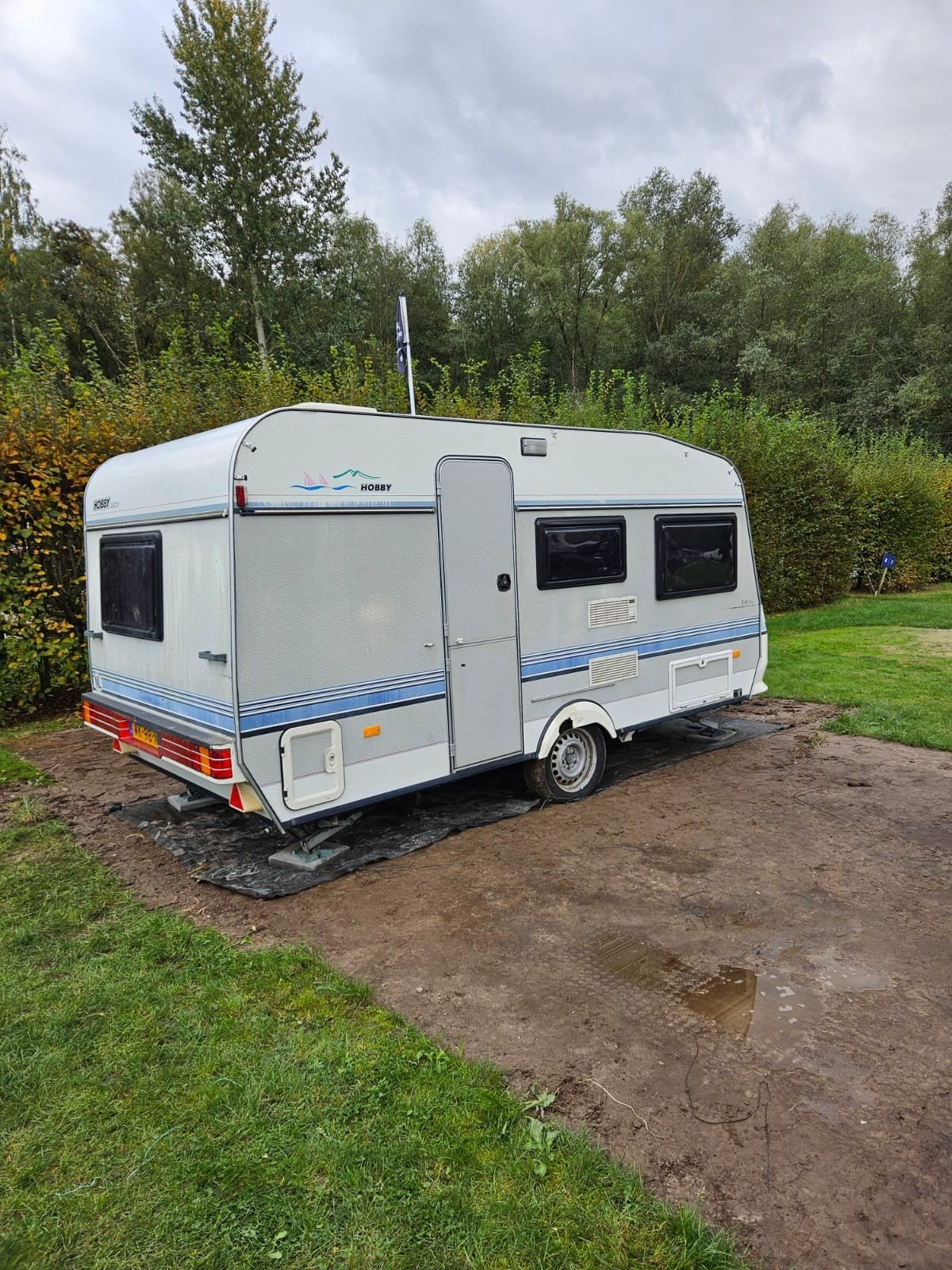 Hobby Caravan uit 1993 met Voortent en Stapelbed, Douche, Hobby, Particulier, Vast bed