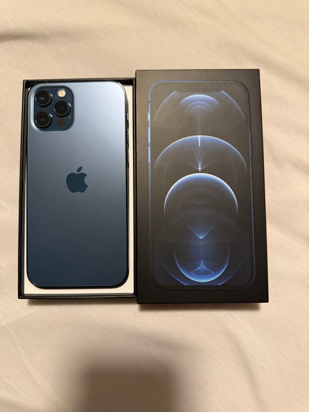Iphone 12 Pro - Pacific Blue - met doos - 128GB, Telecommunicatie, 128 GB, Blauw, Zo goed als nieuw, 82 %