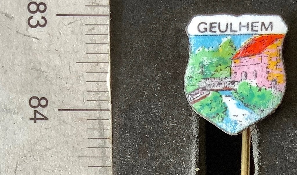 speld, Geulhem (RB, Verzamelen, Speldjes, Pins en Buttons, Ophalen of Verzenden, Gebruikt, Stad of Land, Speldje of Pin