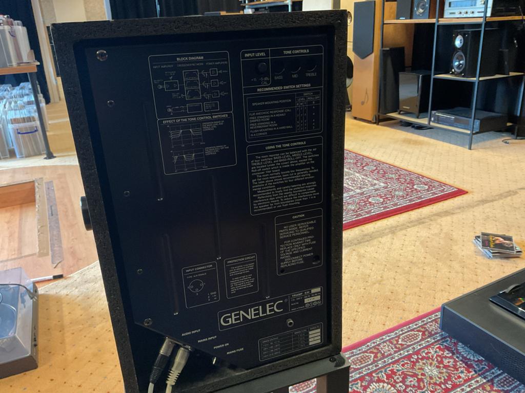 Genelec S30 actieve drieweg monitorluidsprekers, Overige merken, Gebruikt, Ophalen of Verzenden, 120 watt of meer