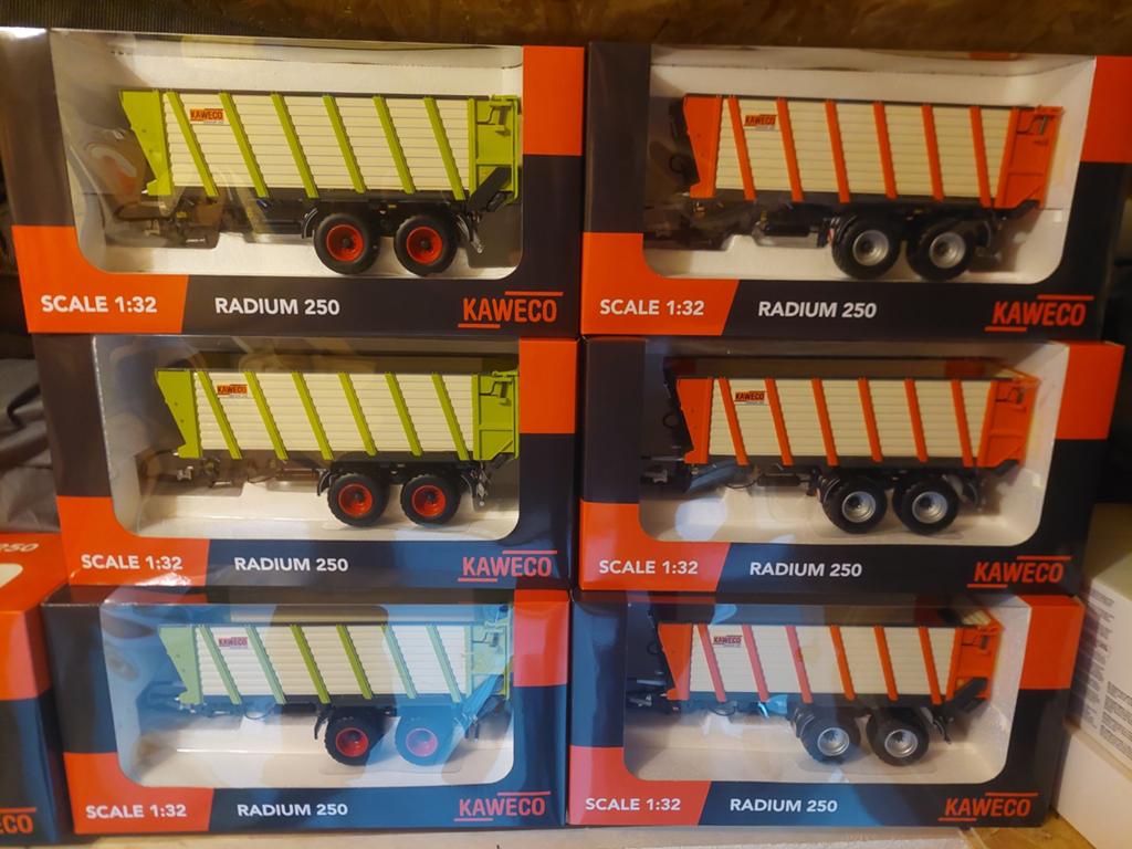 Kaweco Radium 250 wagens (schaal 1:32)- Diverse uitvoeringen, Ophalen of Verzenden, Nieuw, Tractor of Landbouw, Overige merken