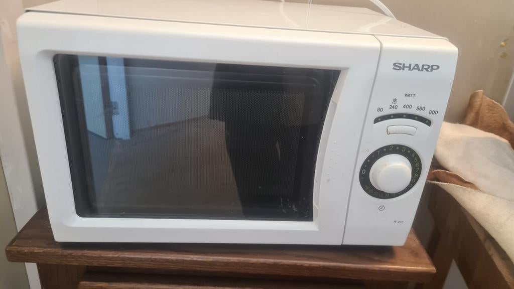 Sharp Magnetron R-210 - Netjes en Functioneel, Ophalen of Verzenden, Sharp