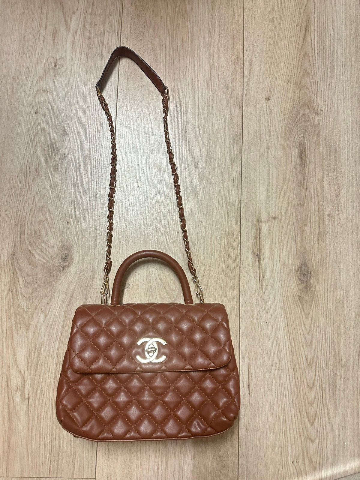 Mooie bruine handtas met kettinghengsel, Ophalen of Verzenden, Nieuw, Bruin, Handtas