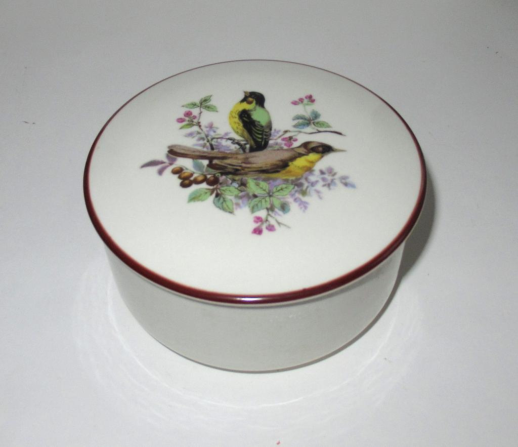 Plateelbakkerij Schoonhoven vintage porseleinen dekseldoos., Ophalen of Verzenden